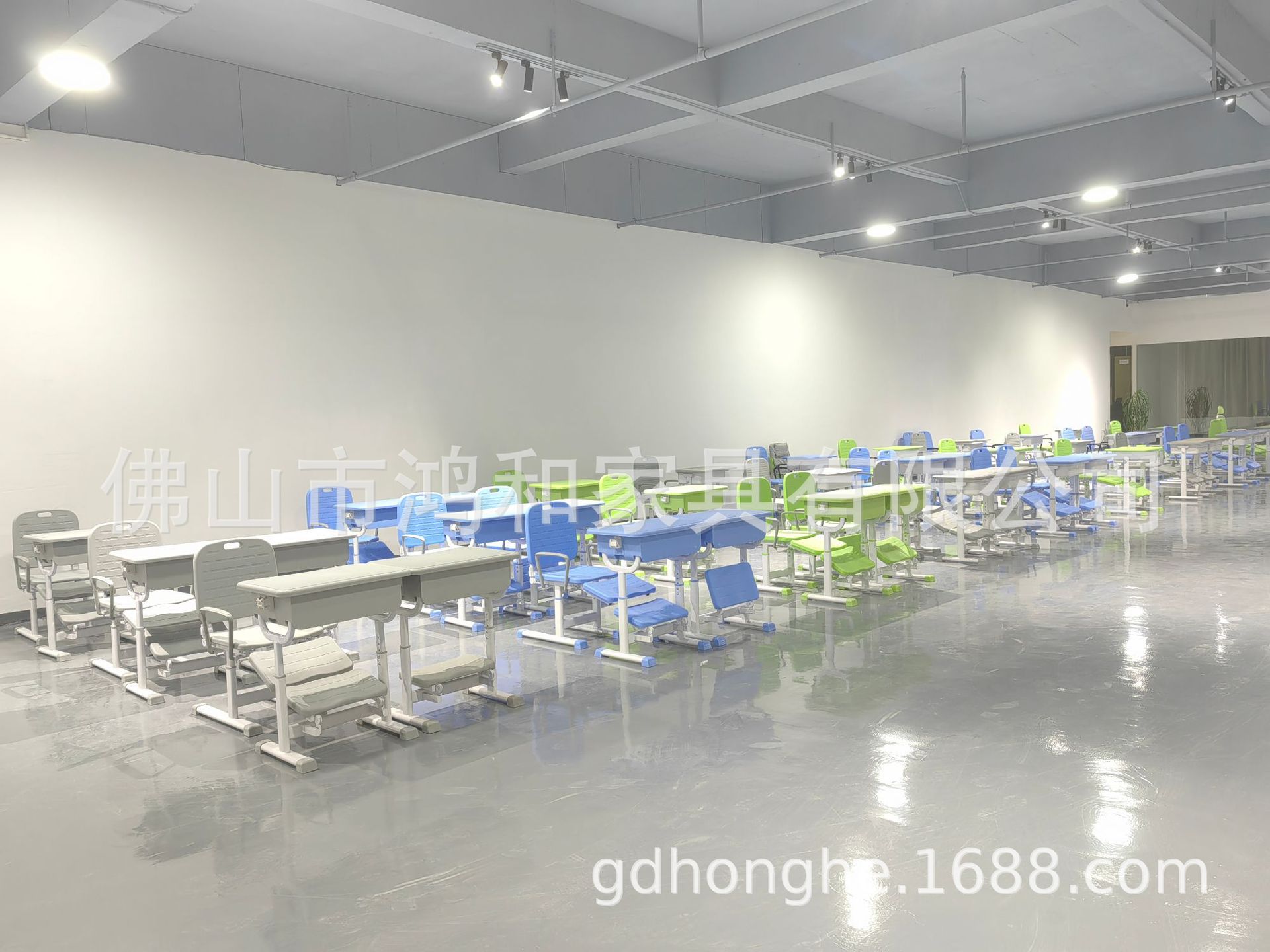 打造舒适午休体验 中小学生专用午休椅与课桌椅解决方案