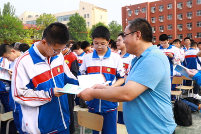 百年交汇 逐梦起航——济南十六里河中学2018级毕业典礼盛大召开